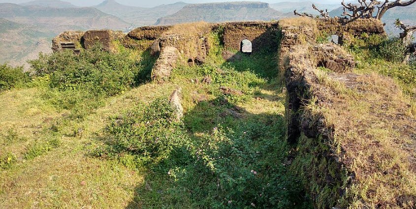 Chandwad Fort, Nashik, Maharashtra - Vushii.com Chandwad Fort, Nashik, Maharashtra - Vushii.com